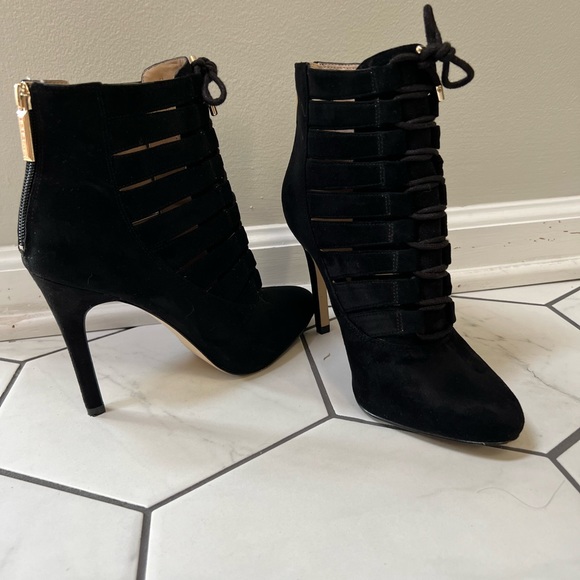 BCBG lace up heals - Picture 1 of 4